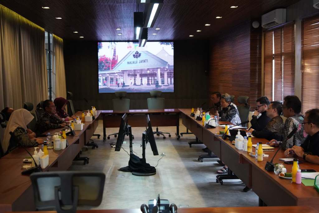 Mas Dhito Dukung Investor Lokal Kembangkan Peternakan Susu Perah di Kabupaten&nbsp;Kediri