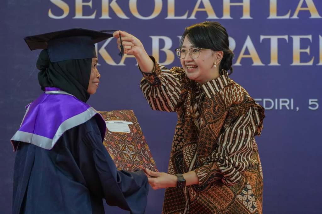 Mbak Cicha Mewisuda Ribuan Lansia Dalam Program&nbsp;Selantang