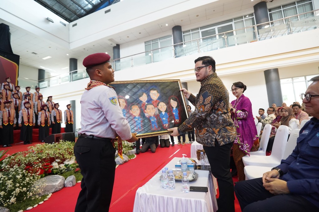 Kemensos Puji Mas Dhito, Angkatan Pertama SMA Boarding School Rangking 1 Masuk PTN