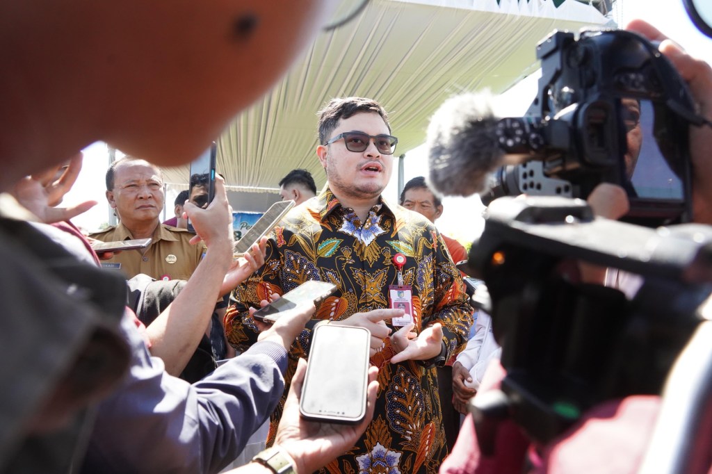 Kerjasama Pertamina dan PLN, Ini Langkah Mas Dhito Jaga Pengairan Lahan&nbsp;Petani